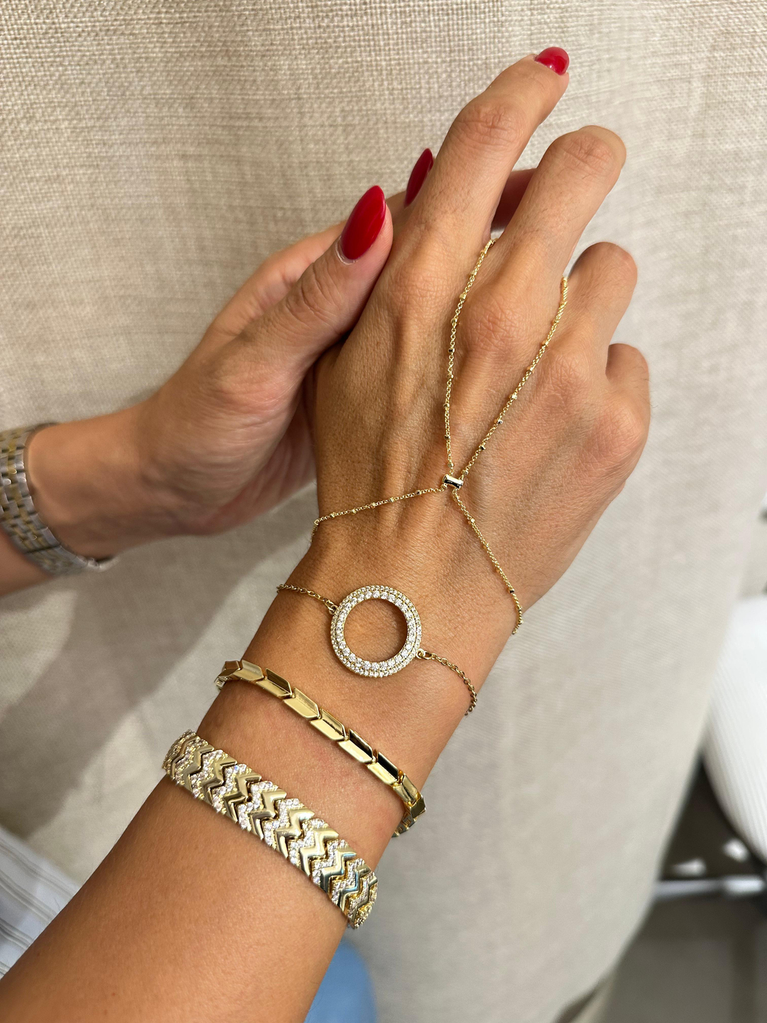 Özel Seri Kristal Taş İçi Boş Daire Bileklik Gold