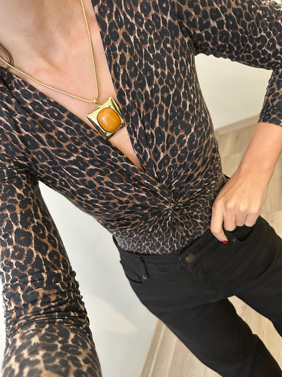 Altın Kaplama Gold Çerçeveli Doğal Taş Vintage Kolye Camel