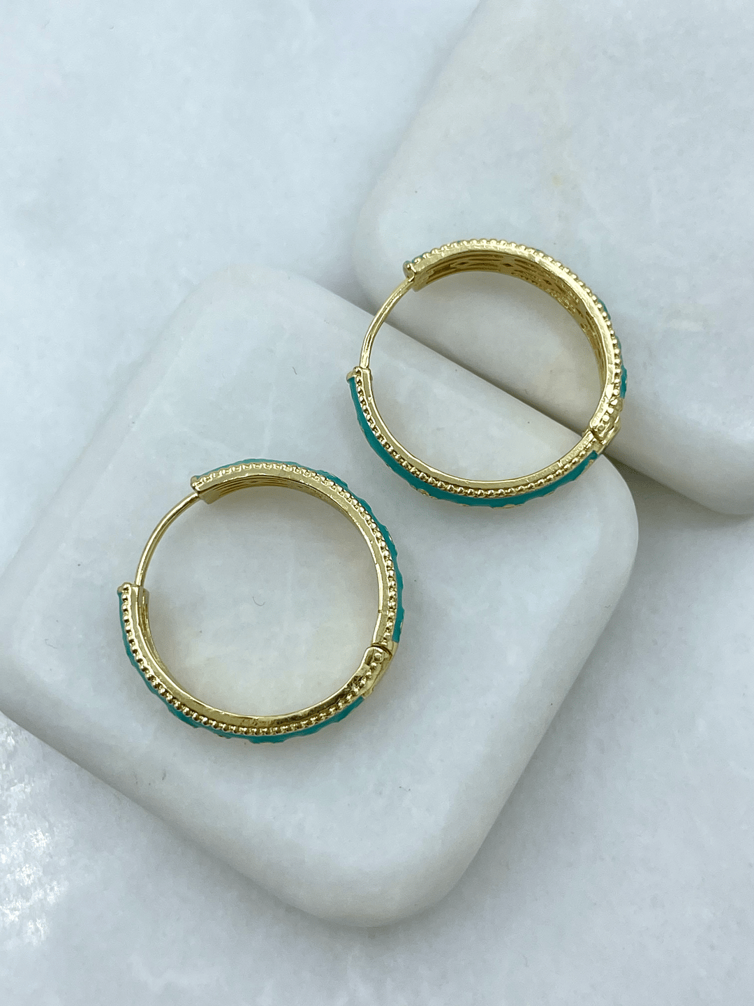 Altın Kaplama Mineli Çiçek Detaylı Halka Küpe Yeşil