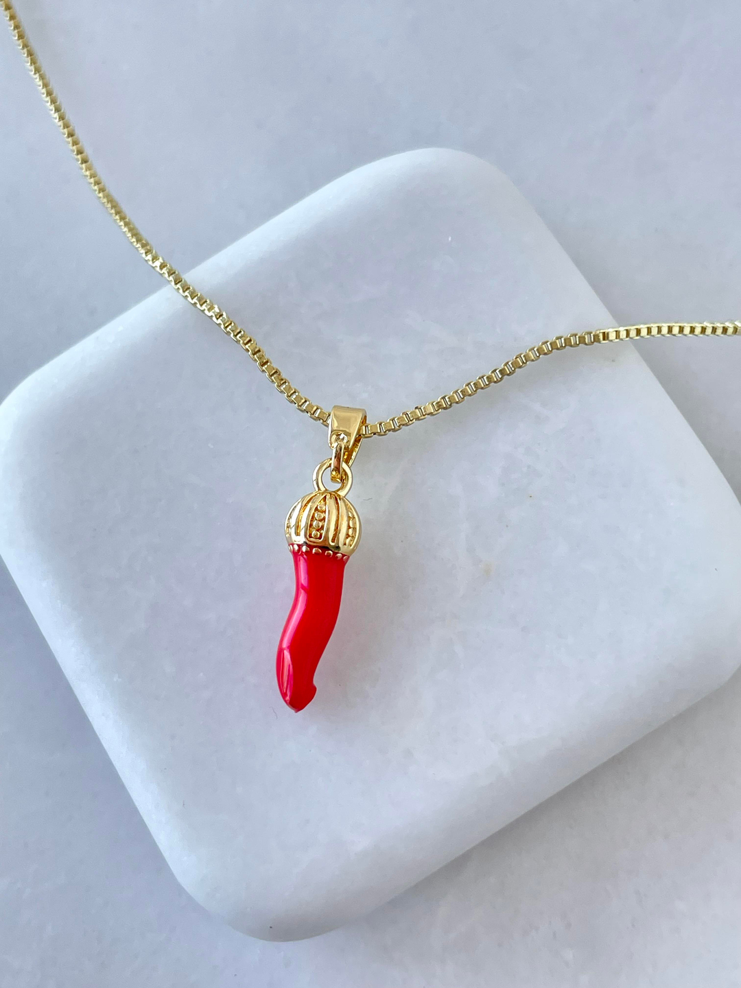 Altın Kaplama Biber Charmlı Kolye Gold