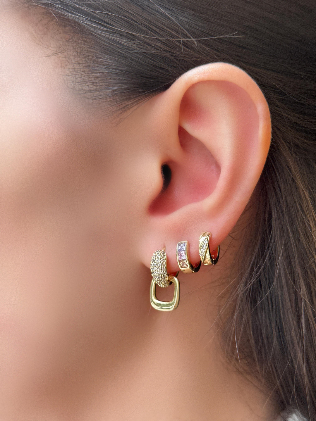 Özel Seri Gömme Taşlı Minik Halka Küpe 1 cm Gold