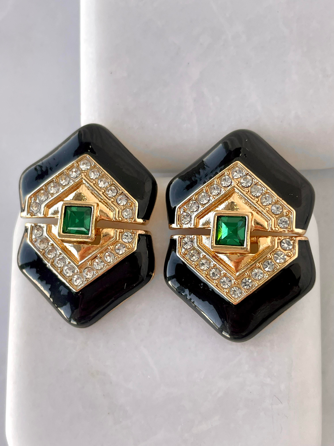 Mineli Yeşil Kristal Taşlı Tasarım Küpe Siyah