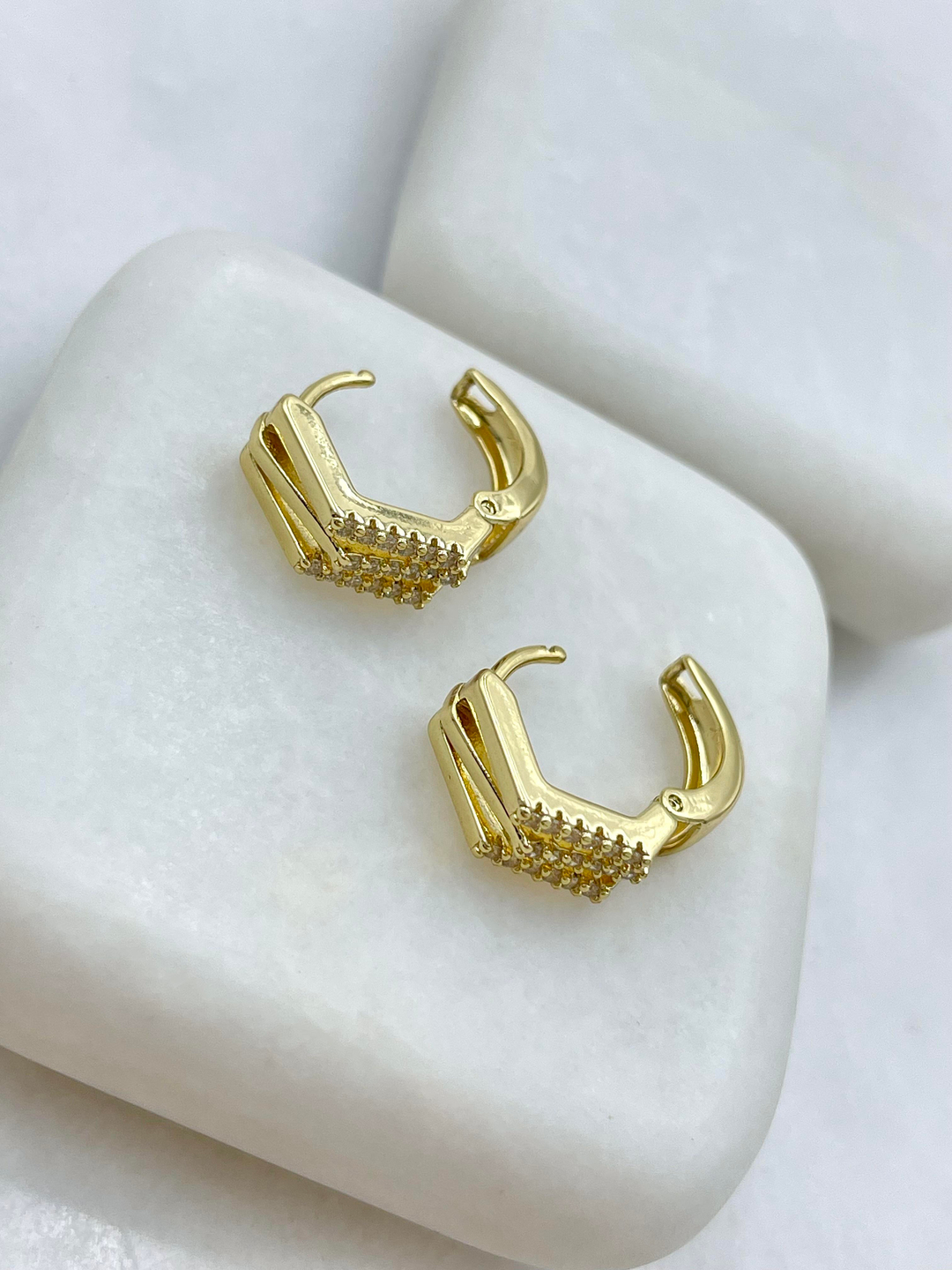 Özel Seri Gömme Taşlı Üç Sıra Halka Küpe Gold