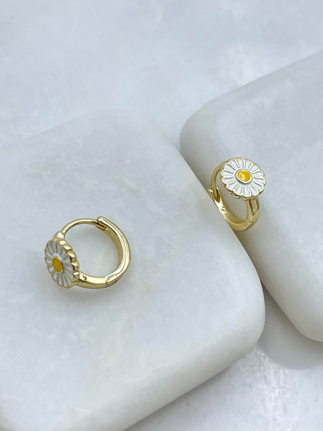 Özel Seri Papatya Model Halka Küpe Gold