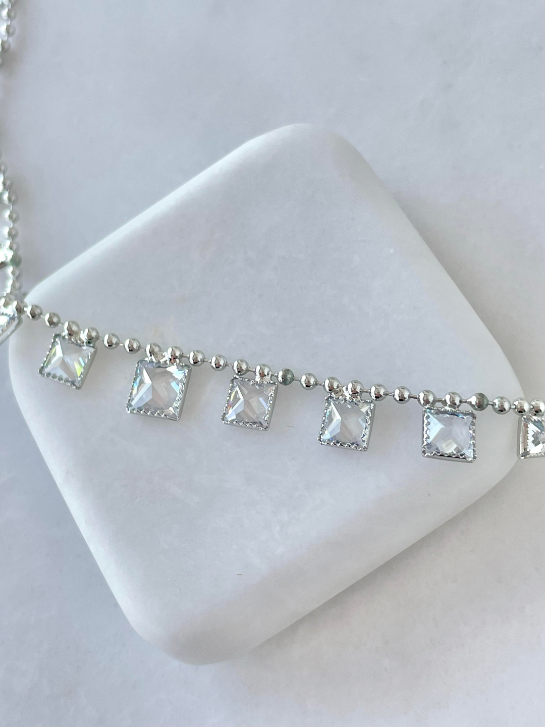 Altın Kaplama Kare Kristal Taş Sallantılı Kolye Gümüş