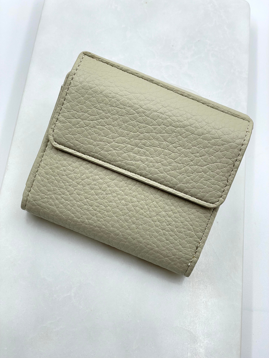 Küçük Kapaklı Cüzdan Bej