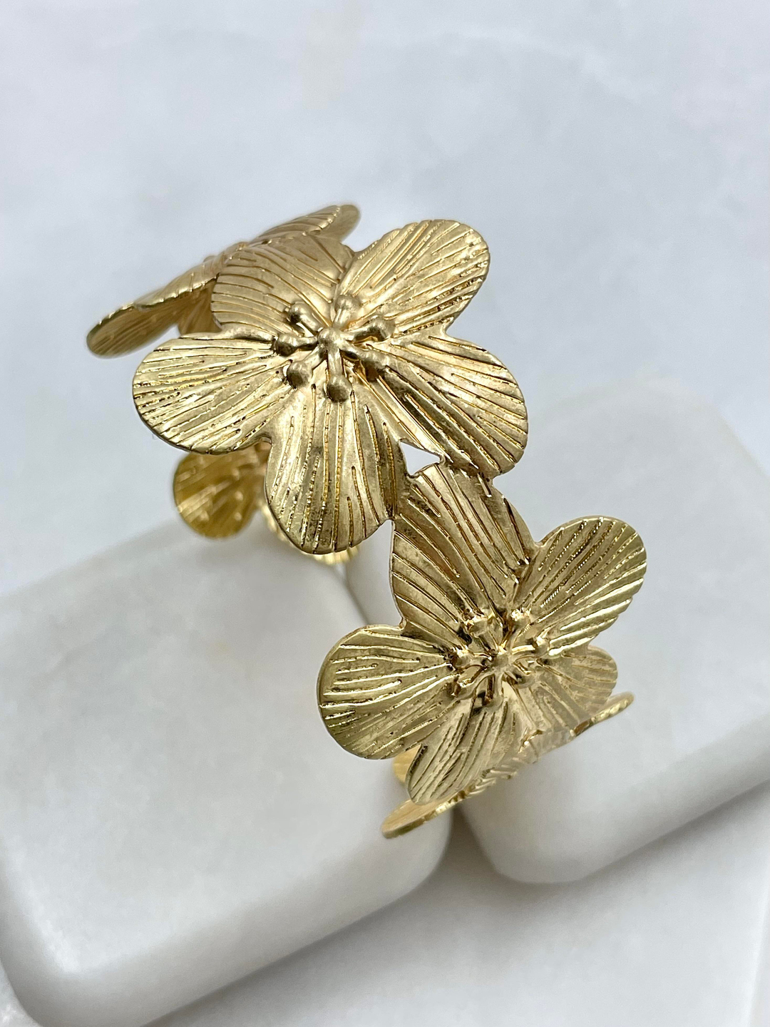 Ayarlamalı Mat Çiçek Bileklik Gold