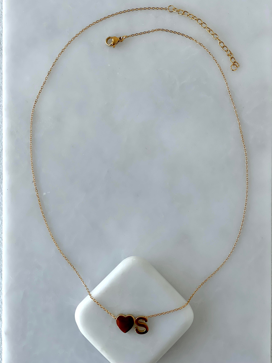 Çelik Kalpli Harf Kolye Gold