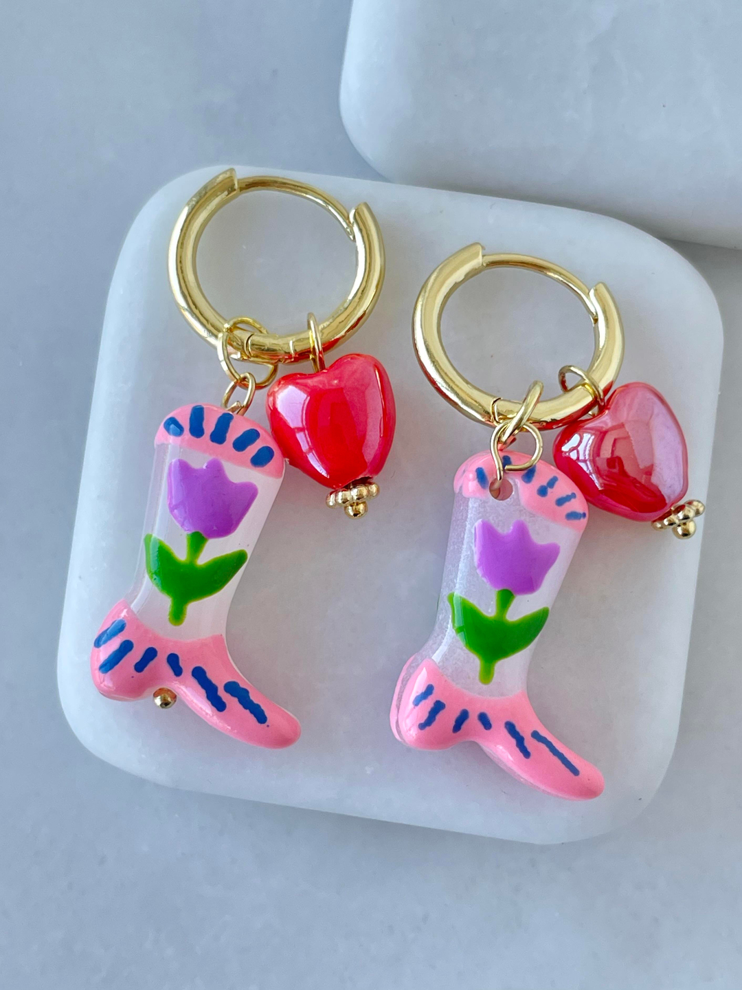 Altın Kaplama Kalp ve Çizme Charmlı Halka Küpe Gold