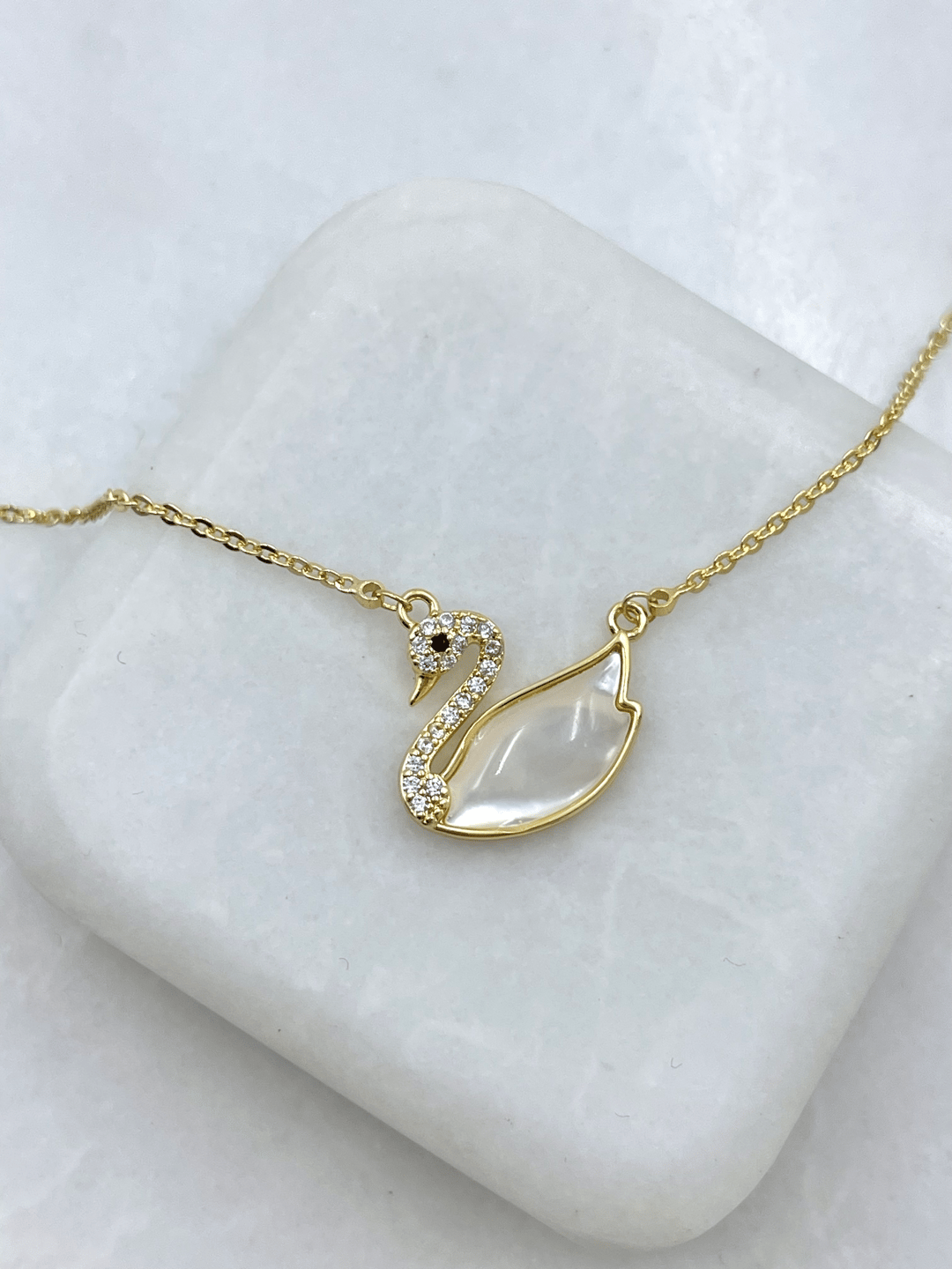 Altın Kaplama Opal Taşlı Kuğu Kolye Gold