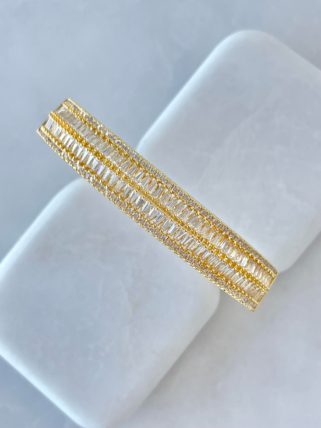 Özel Seri Baget ve Kristal Taşlı Kelepçe Gold