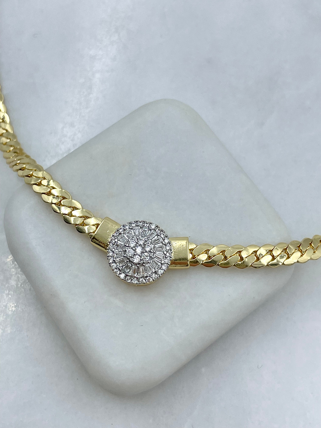 Altın Kaplama Kristal Taşlı Daire Model Zincir Kolye Gold