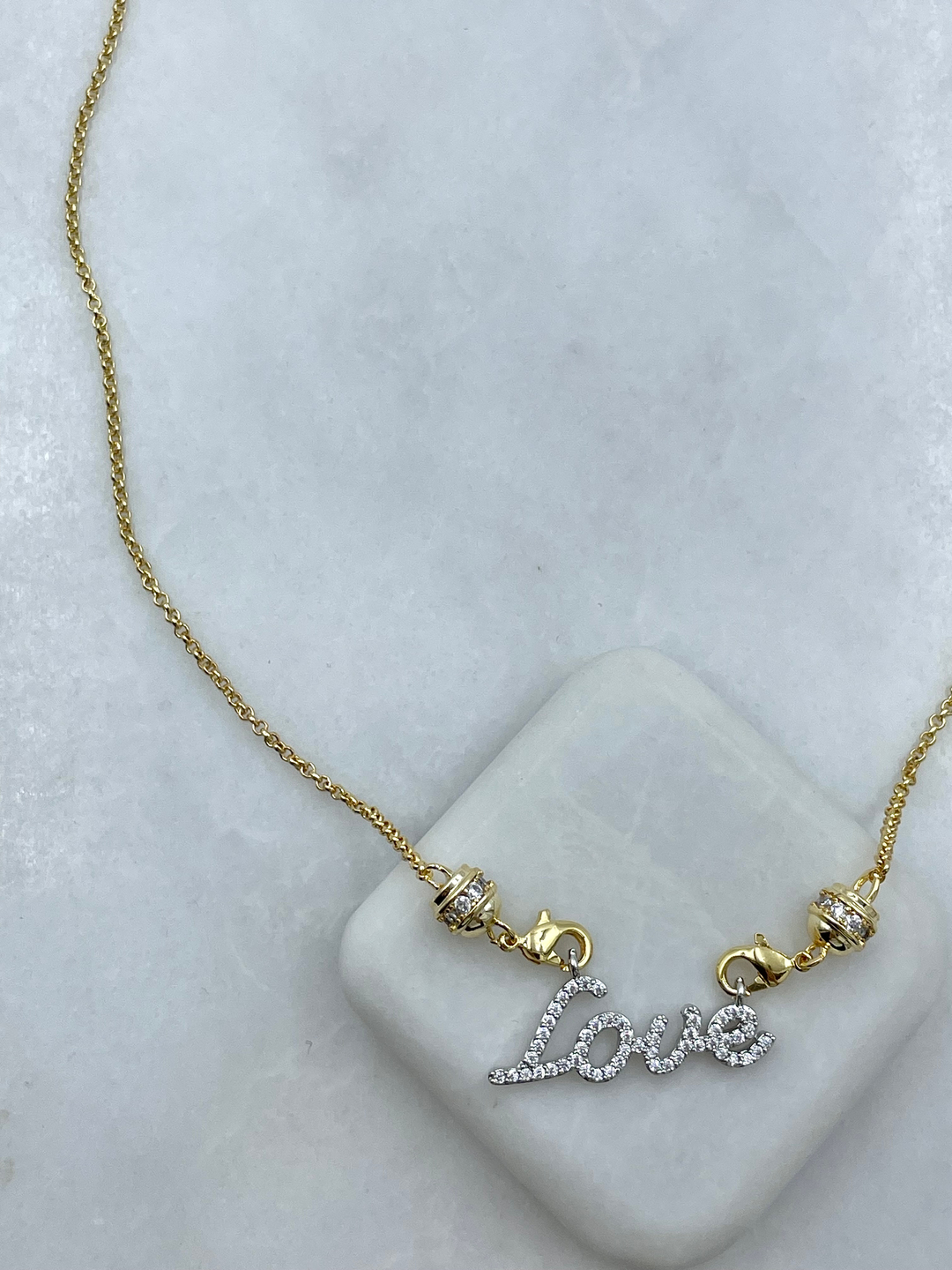 Altın Kaplama Gömme Taşlı Love Kolye Gold