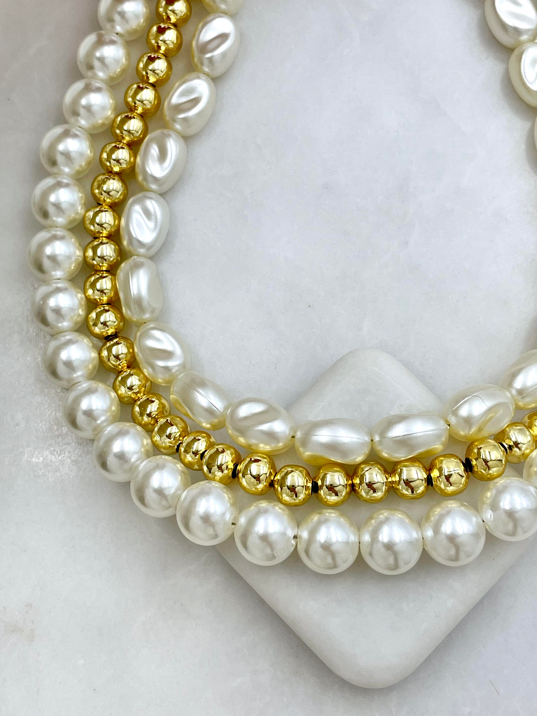 Gold Detaylı Üç Sıra İnci Kolye Gold