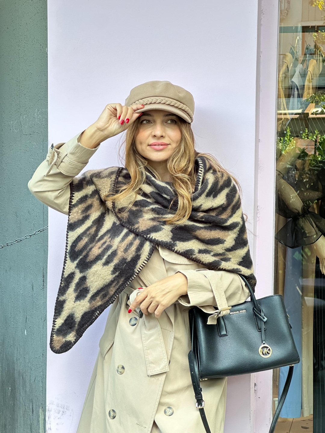 Leopar Desenli Sim Detaylı Üçgen Triko Şal Kahve