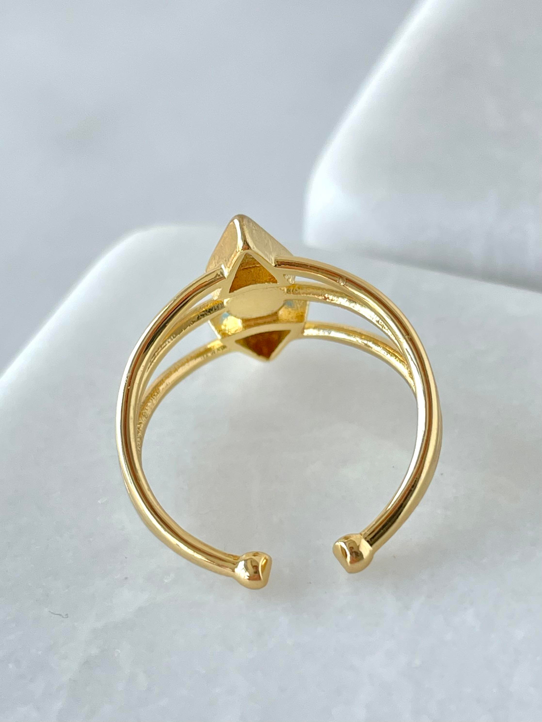 Altın Kaplama Opal Taşlı Üçgen Yüzük Mavi