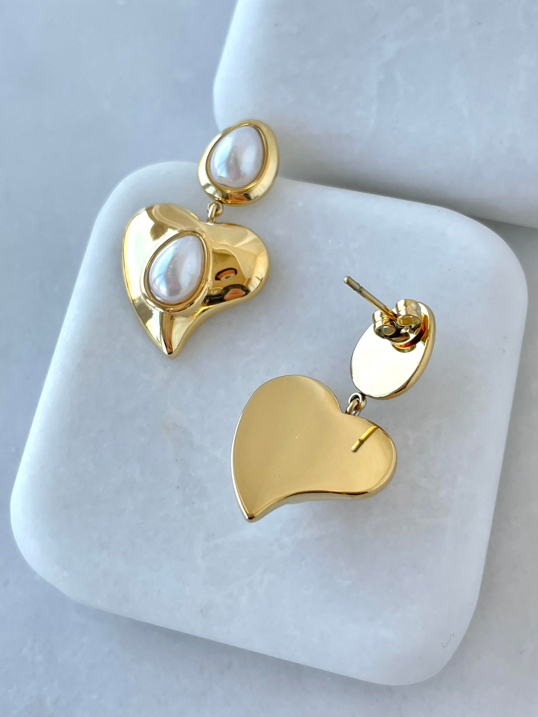 Çelik İncili Gold Kalp Sallantılı Küpe Gold