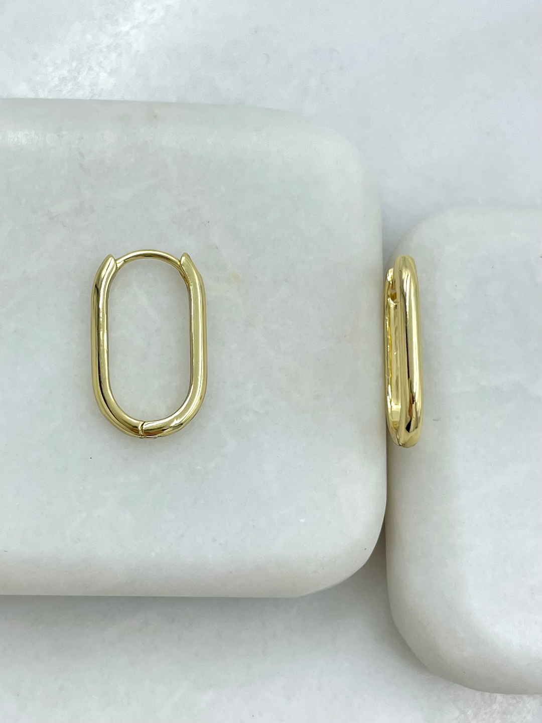 Özel Seri Oval Köşeli U Küpe Gold