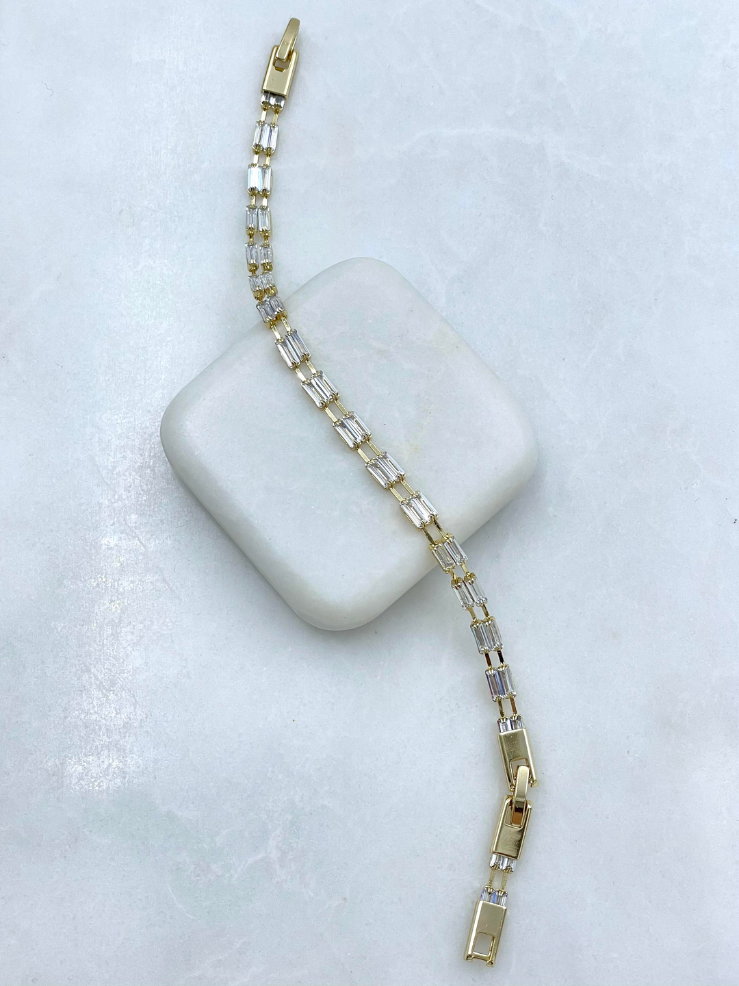 Özel Seri Çift Sıra Baget Taşlı Bileklik Gold