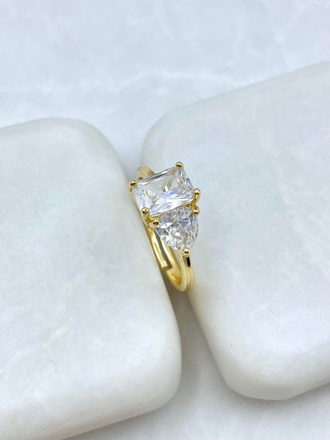 Altın Kaplama Kare ve Üçgen Kristal Taşlı Yüzük Gold