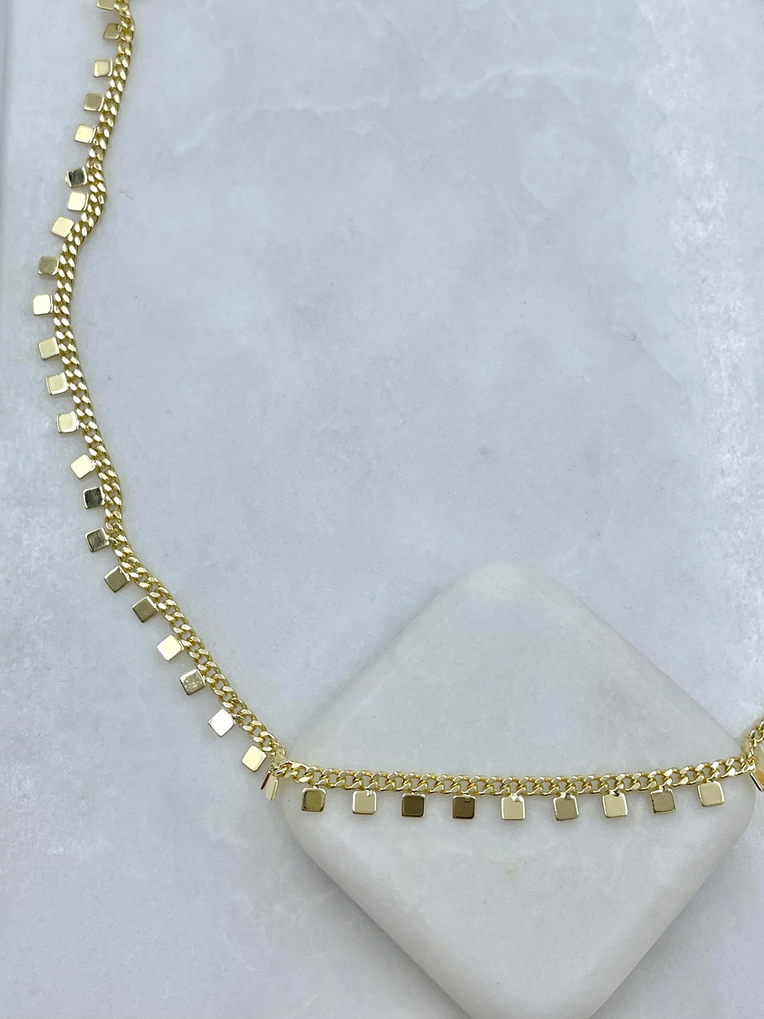 Altın Kaplama Kare Pul Plaka Sallantılı Kolye Gold