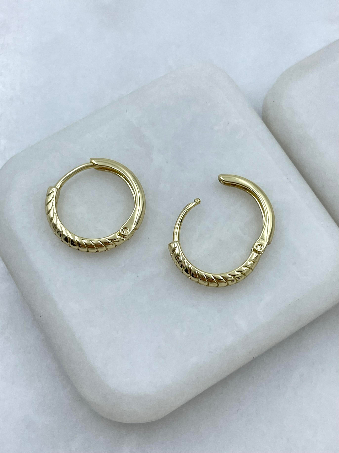 Özel Seri İşlemeli Halka Küpe Gold