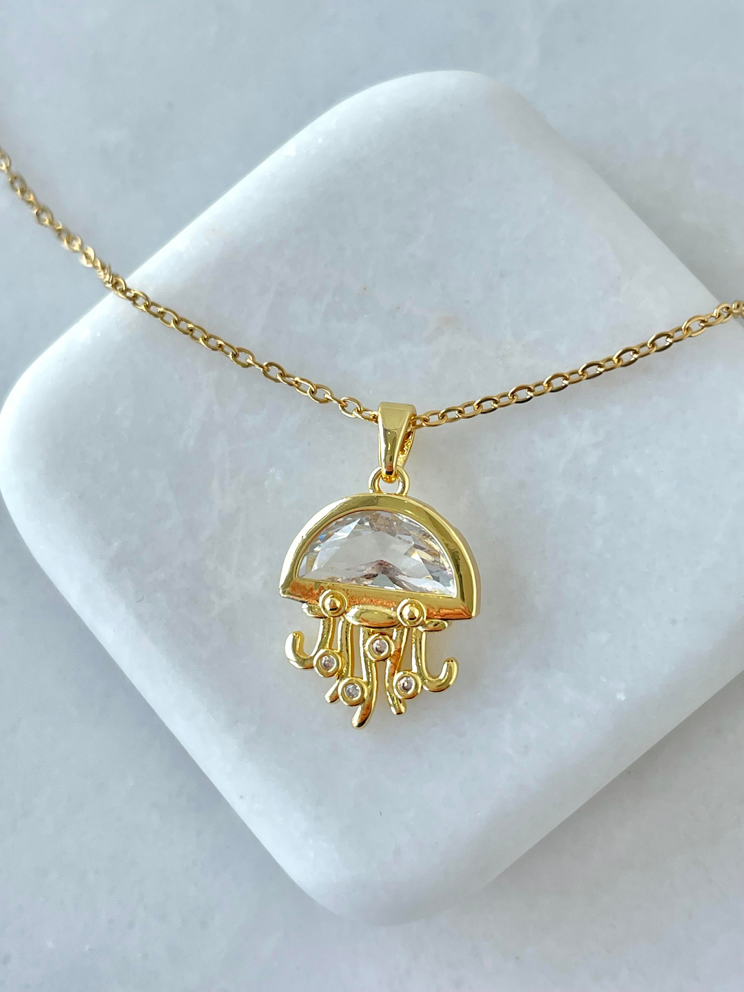 Çelik Kristal Taşlı Deniz Anası Kolye Gold