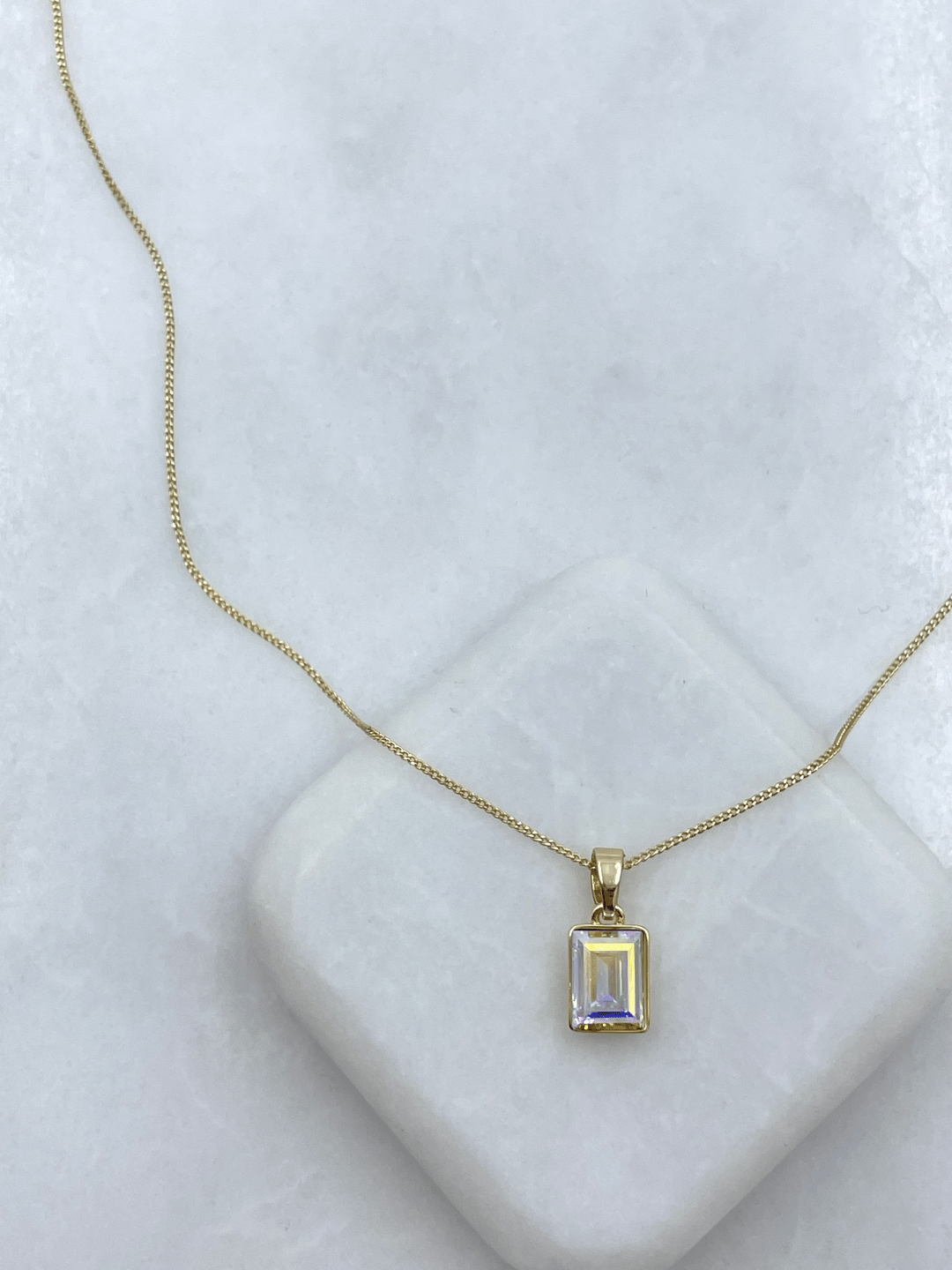 Özel Seri Swarovski Taşlı Dikdörtgen Model Kolye Gold