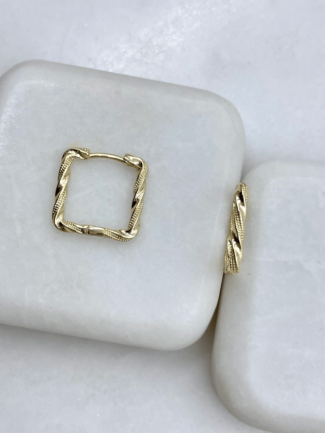 Özel Seri Burgu Kare Küpe Gold