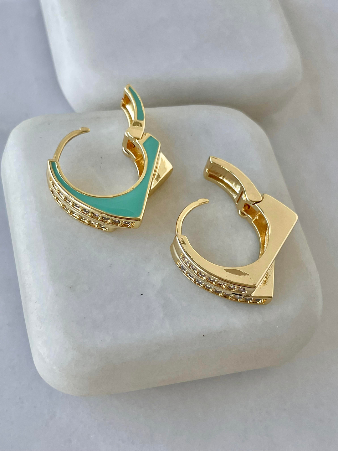 Altın Kaplama Taşlı Tasarım Halka Küpe Turkuaz Renk