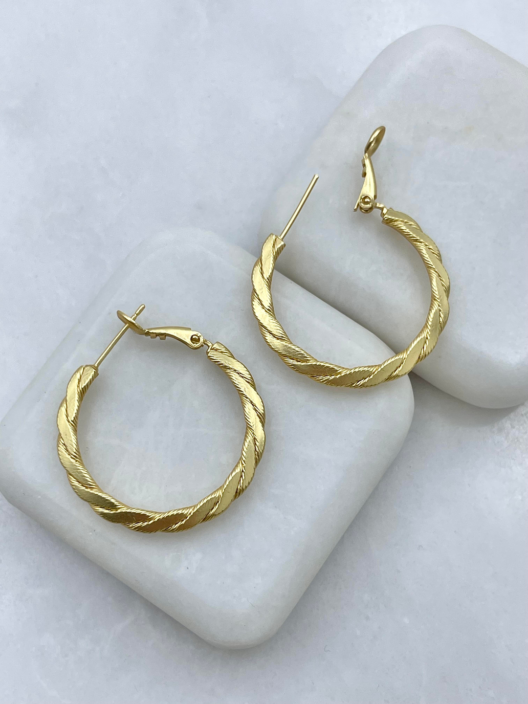 Altın Kaplama Sarmal Mat Halka Küpe Gold