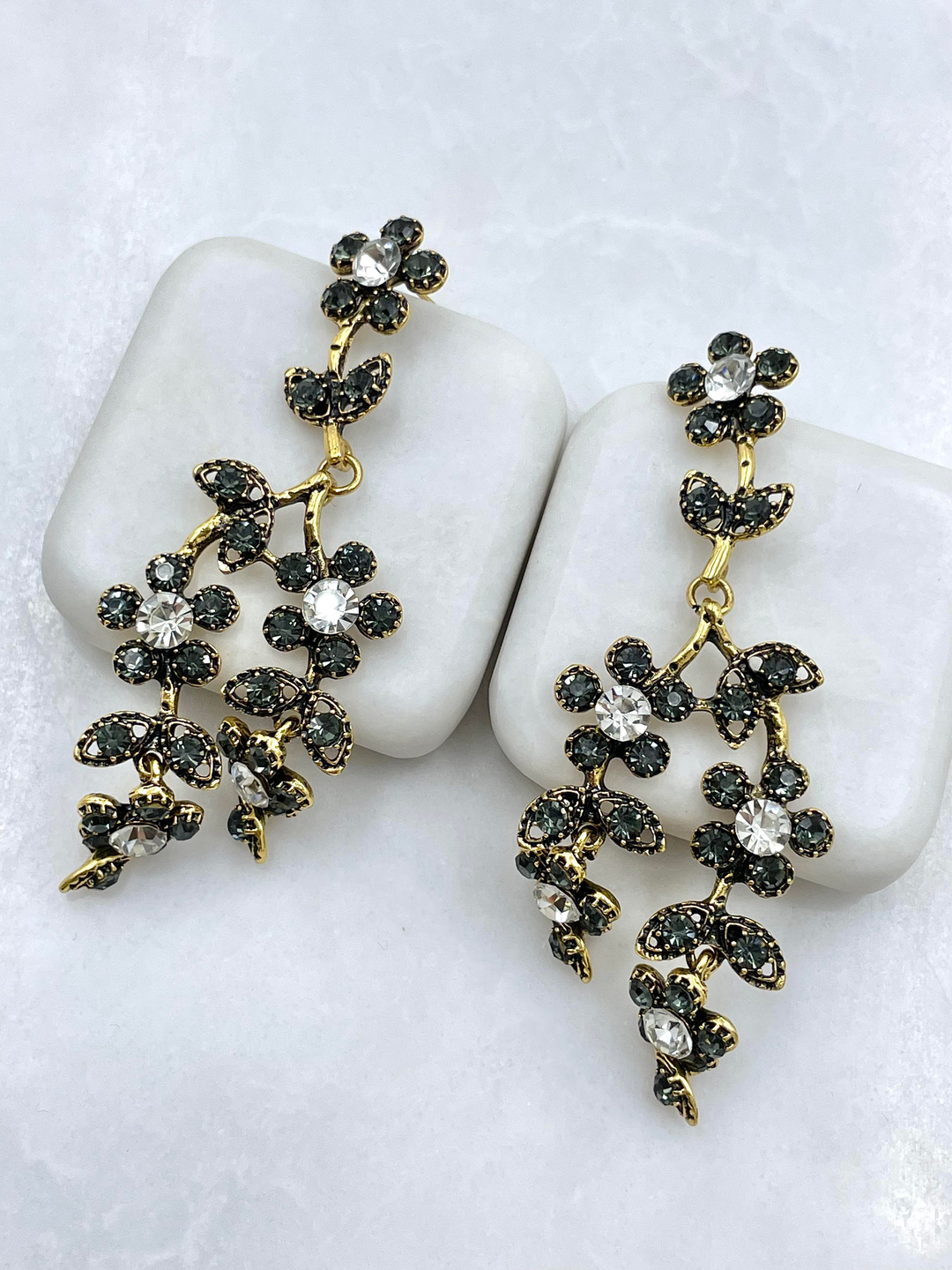 Altın Kaplama Kristal Taşlı Çiçek Küpe Gold