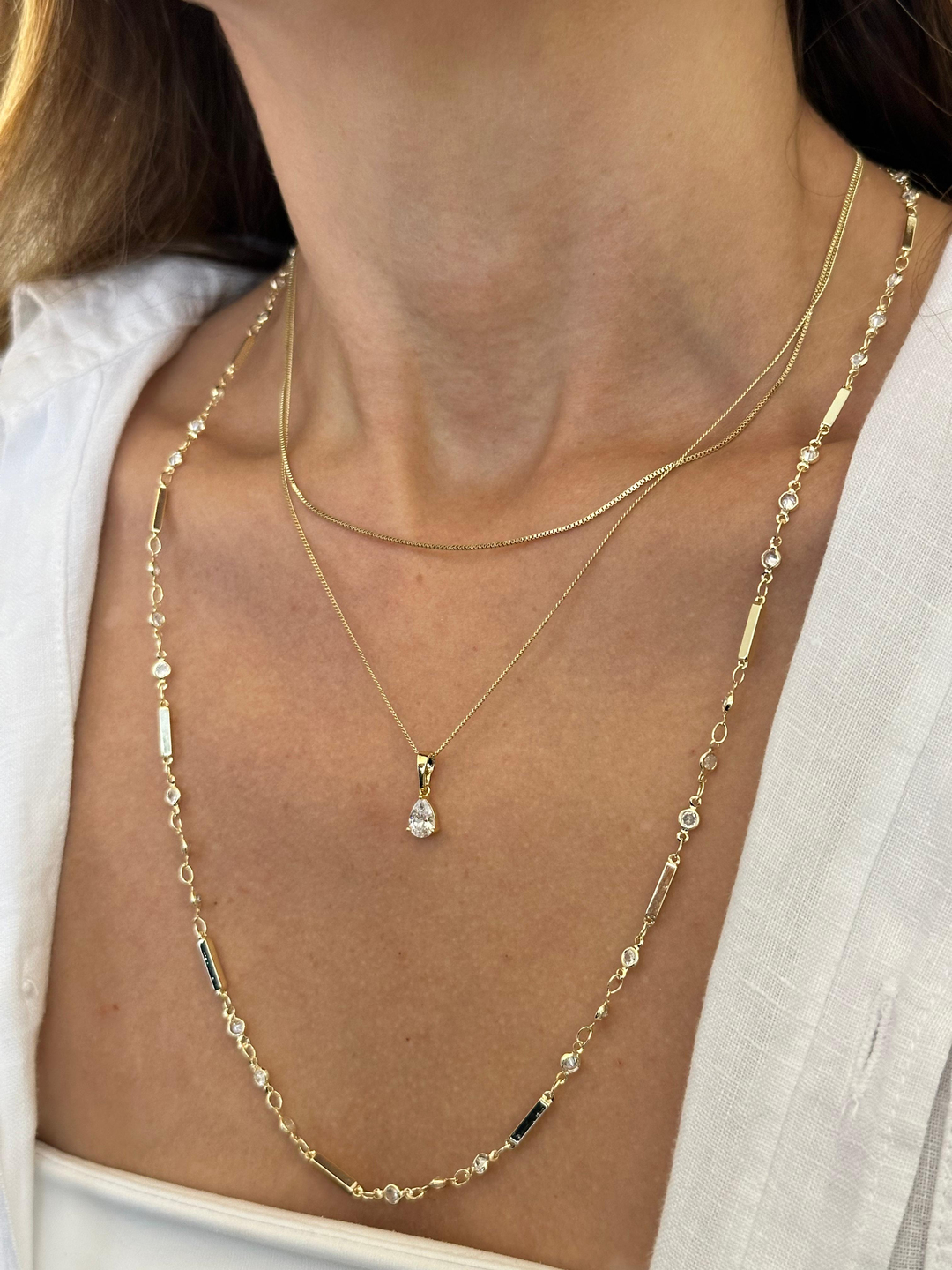 Altın Kaplama Sütun Detaylı Daire Zirkon Taşlı Kolye Gold