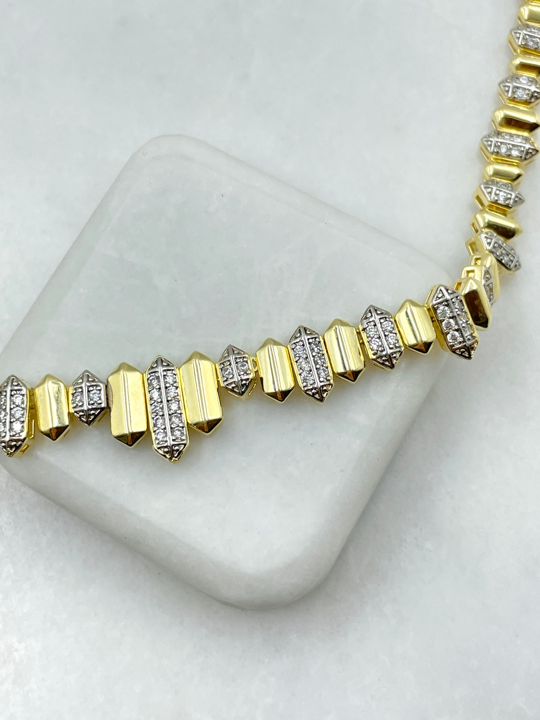 Altın Kaplama Çift Renk Kristal Taşlı Tasarım Kolye Gold