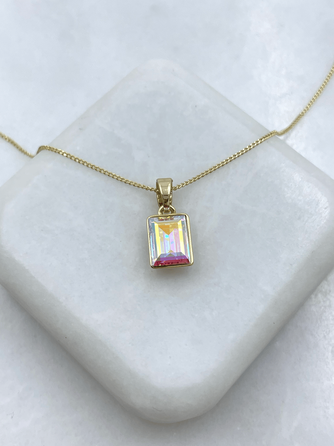 Özel Seri Swarovski Taşlı Dikdörtgen Model Kolye Gold