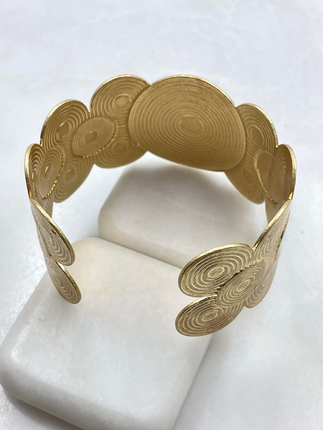 Ayarlamalı Daire Model Mat Bileklik Gold