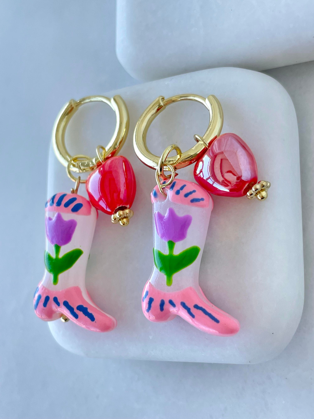 Altın Kaplama Kalp ve Çizme Charmlı Halka Küpe Gold