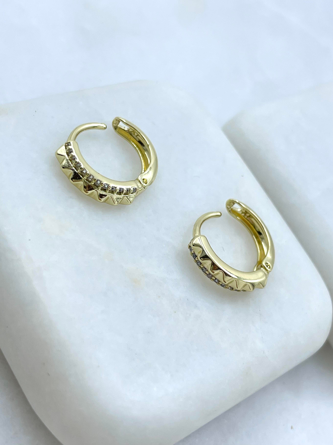 Özel Seri Kristal Taşlı Prizma Model Halka Küpe Gold