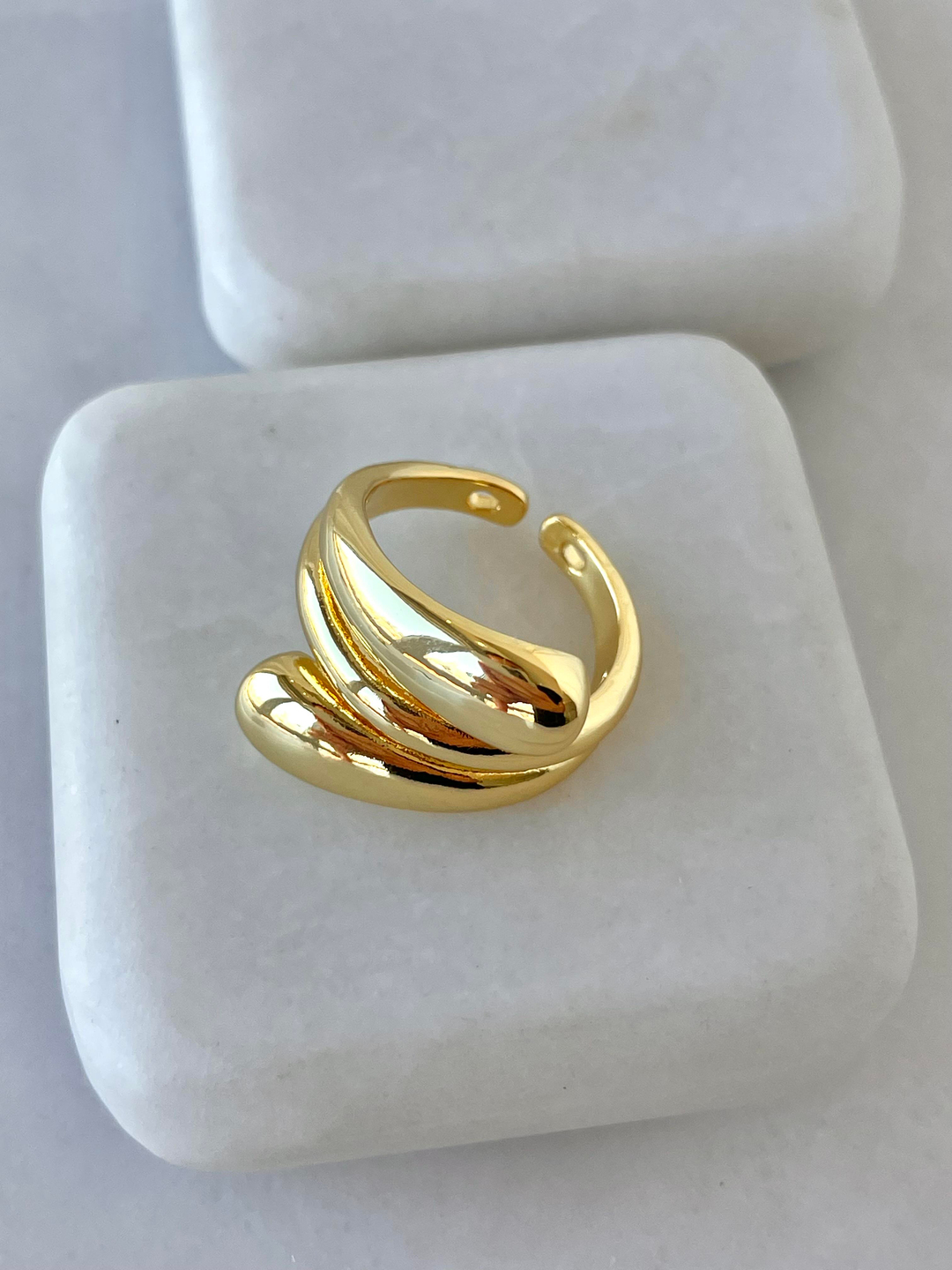 Altın Kaplama Üç Sıra Bombeli Yüzük Gold