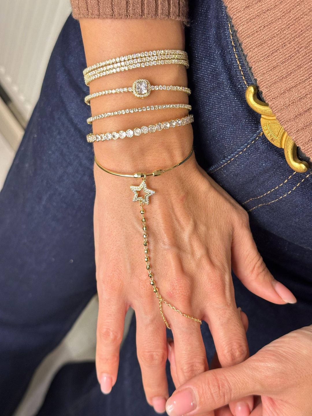 Altın Kaplama Su Yolu ve Kristal Taşlı Yaylı Bileklik Gold
