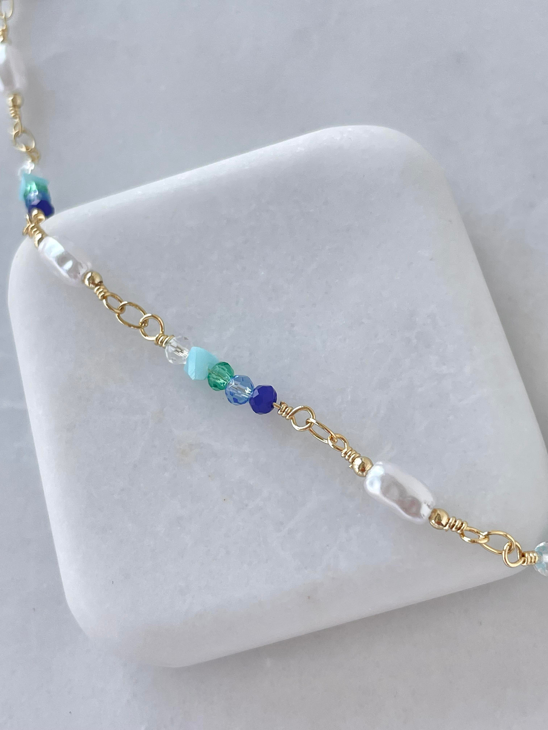 Altın Kaplama İnci ve Mavi Kristal Boncuklu Kolye Gold