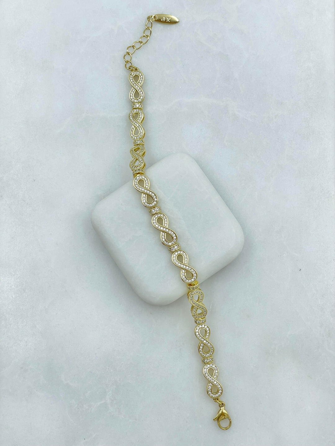 Özel Seri Gömme Taşlı Sonsuzluk Model Bileklik Gold