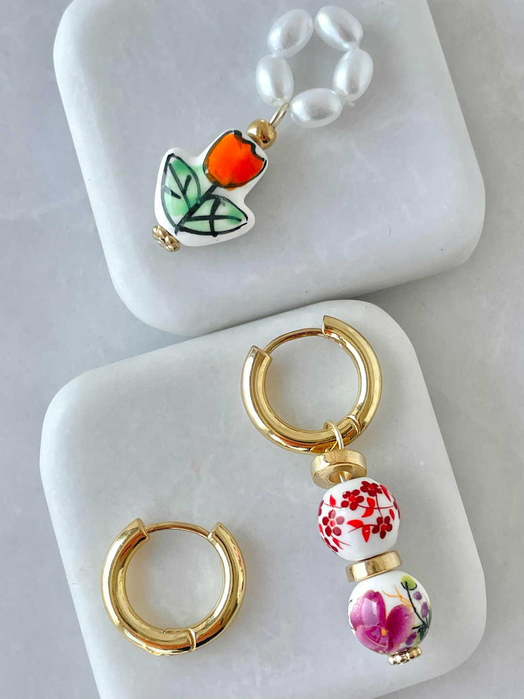 Altın Kaplama Turuncu Porselen Lale Charmlı Halka Küpe Gold