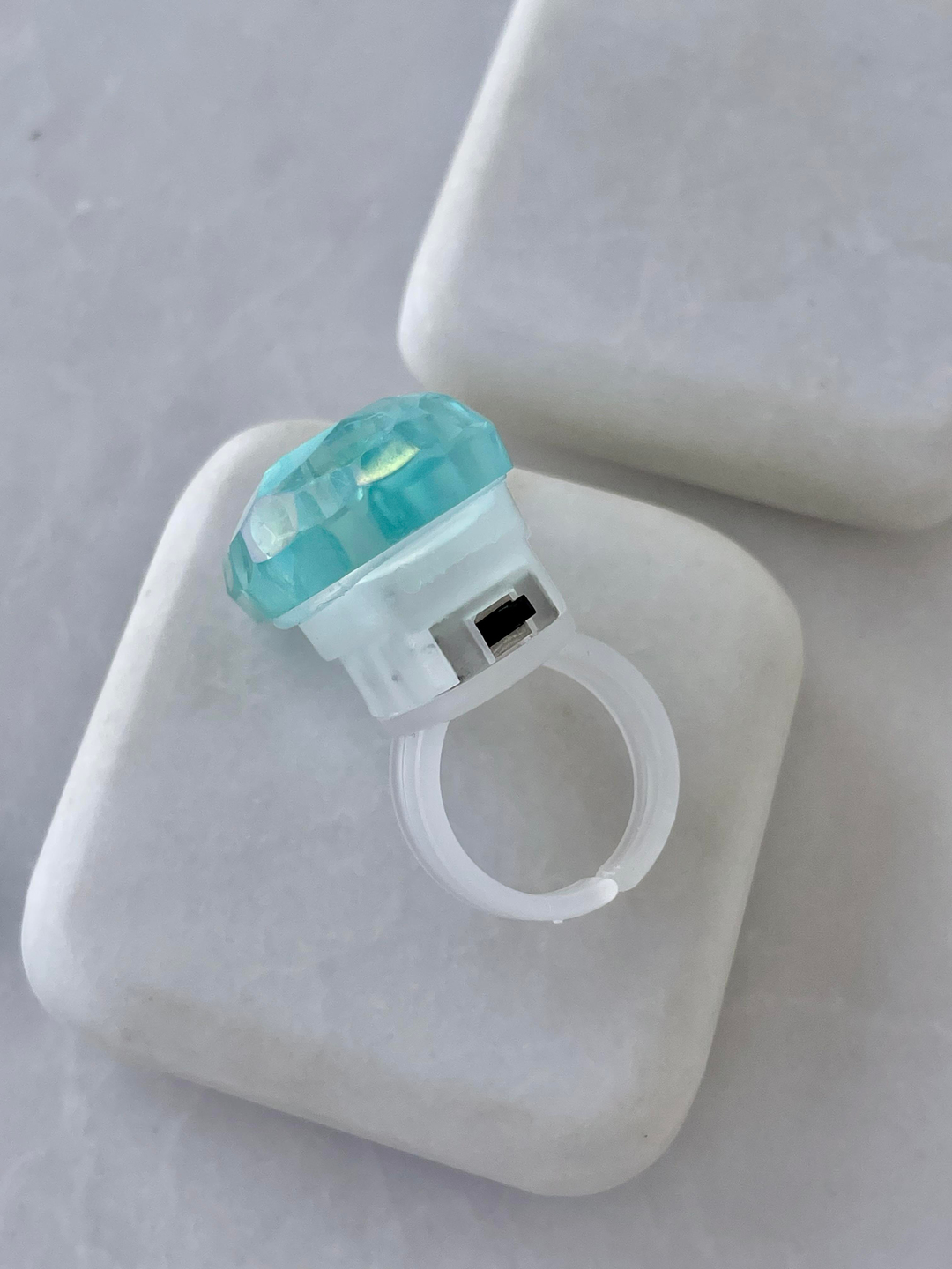 Işıklı Kristal Tavşan Yüzük