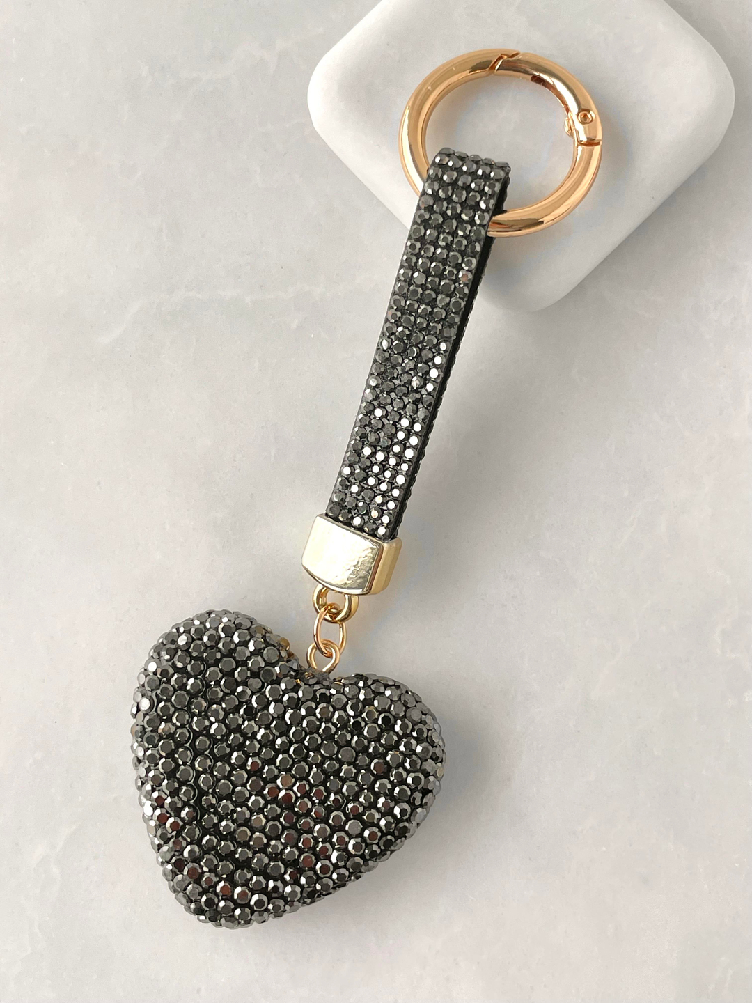 Kristal Taşlı Kalp Çanta Aksesuarı Füme