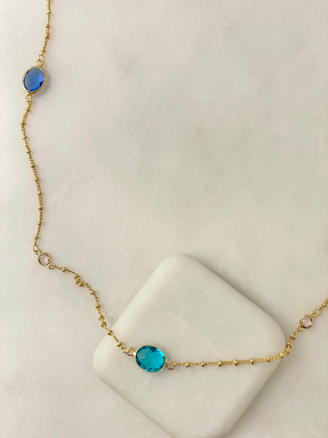 Altın Kaplama Renkli Oval Kristal Taşlı Topçuk Zincir Kolye Gold