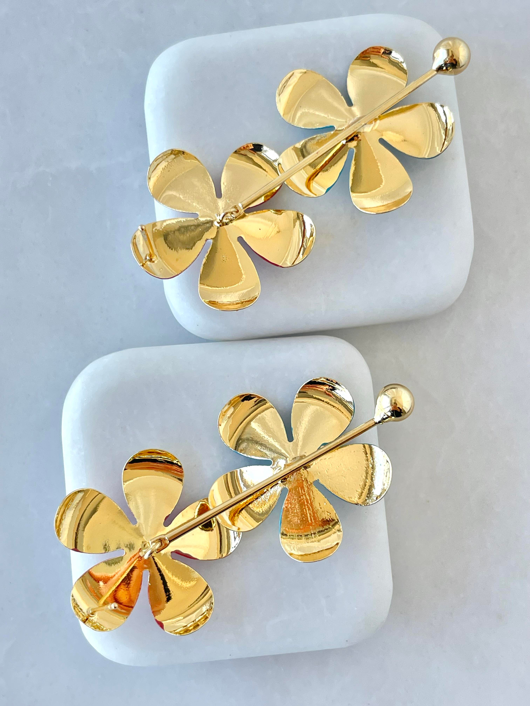 Altın Kaplama Renk Detaylı İkili Çiçek Küpe Gold