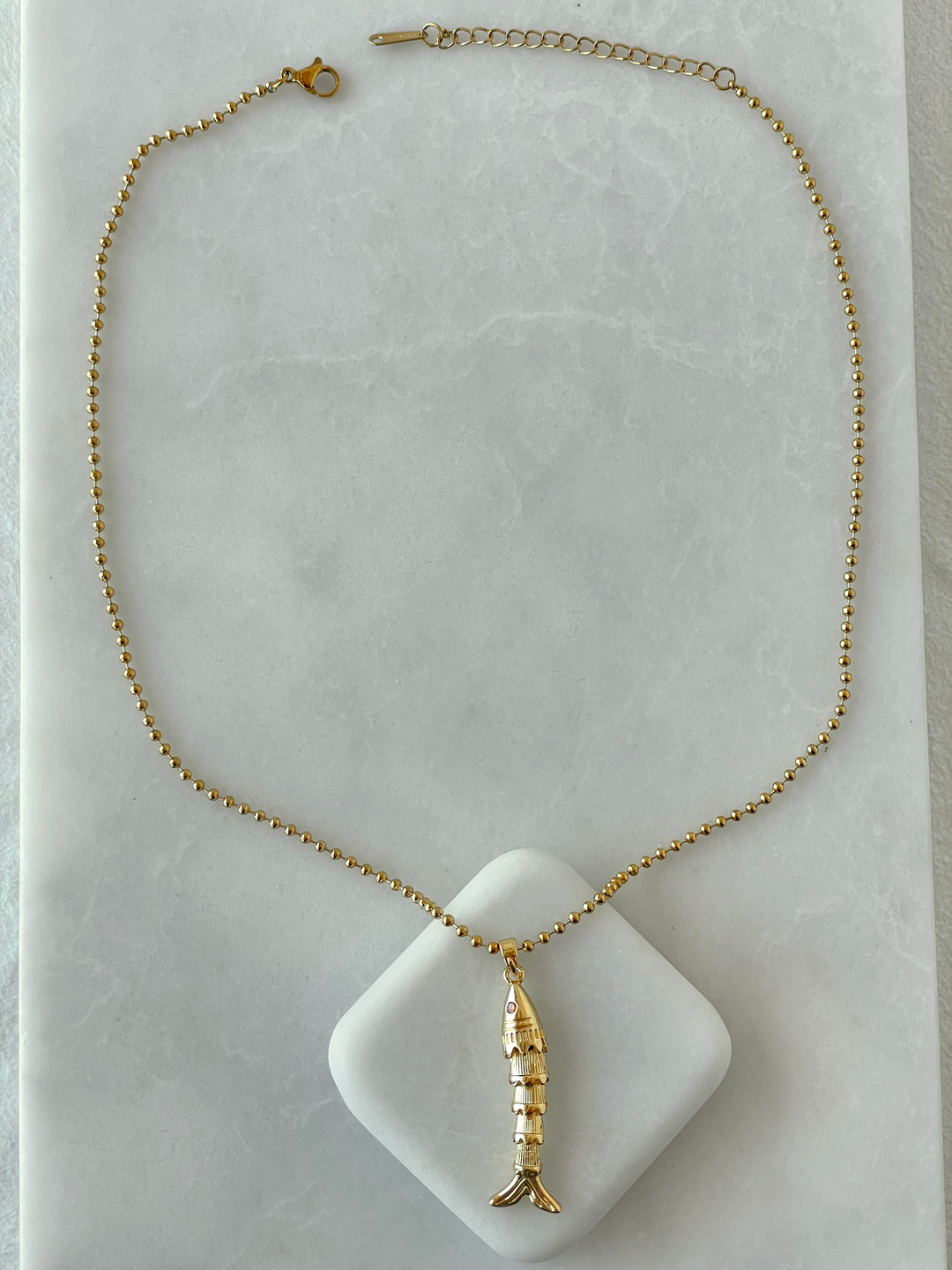 Çelik Balık Sallantılı Topçuk Kolye Gold