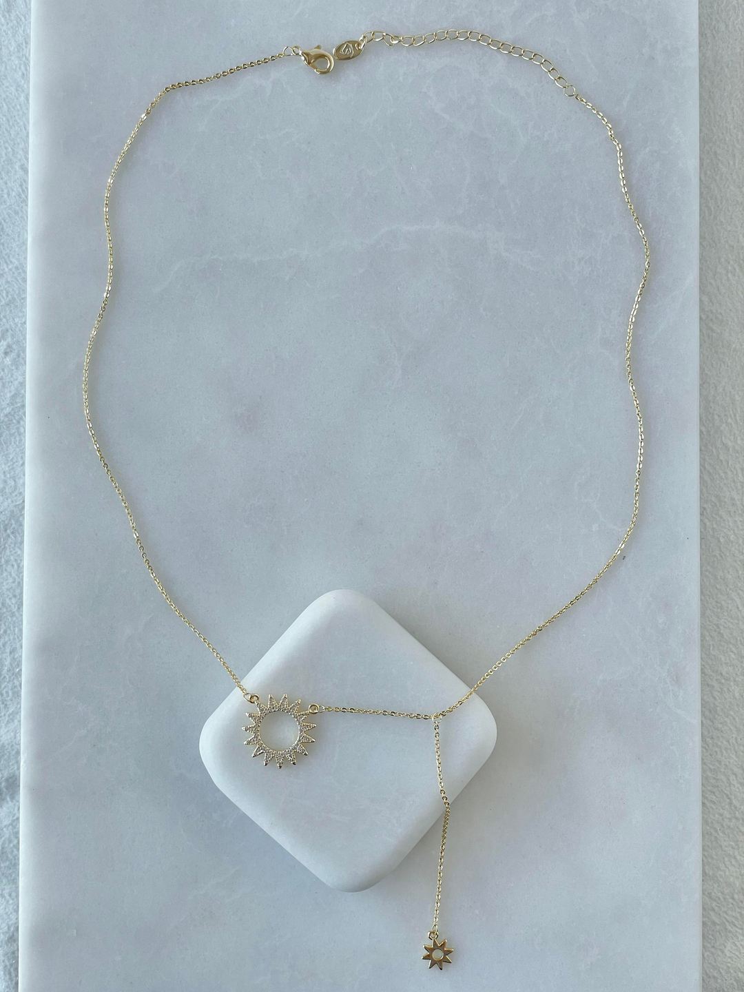 Altın Kaplama Gömme Taşlı Güneş Kolye Gold