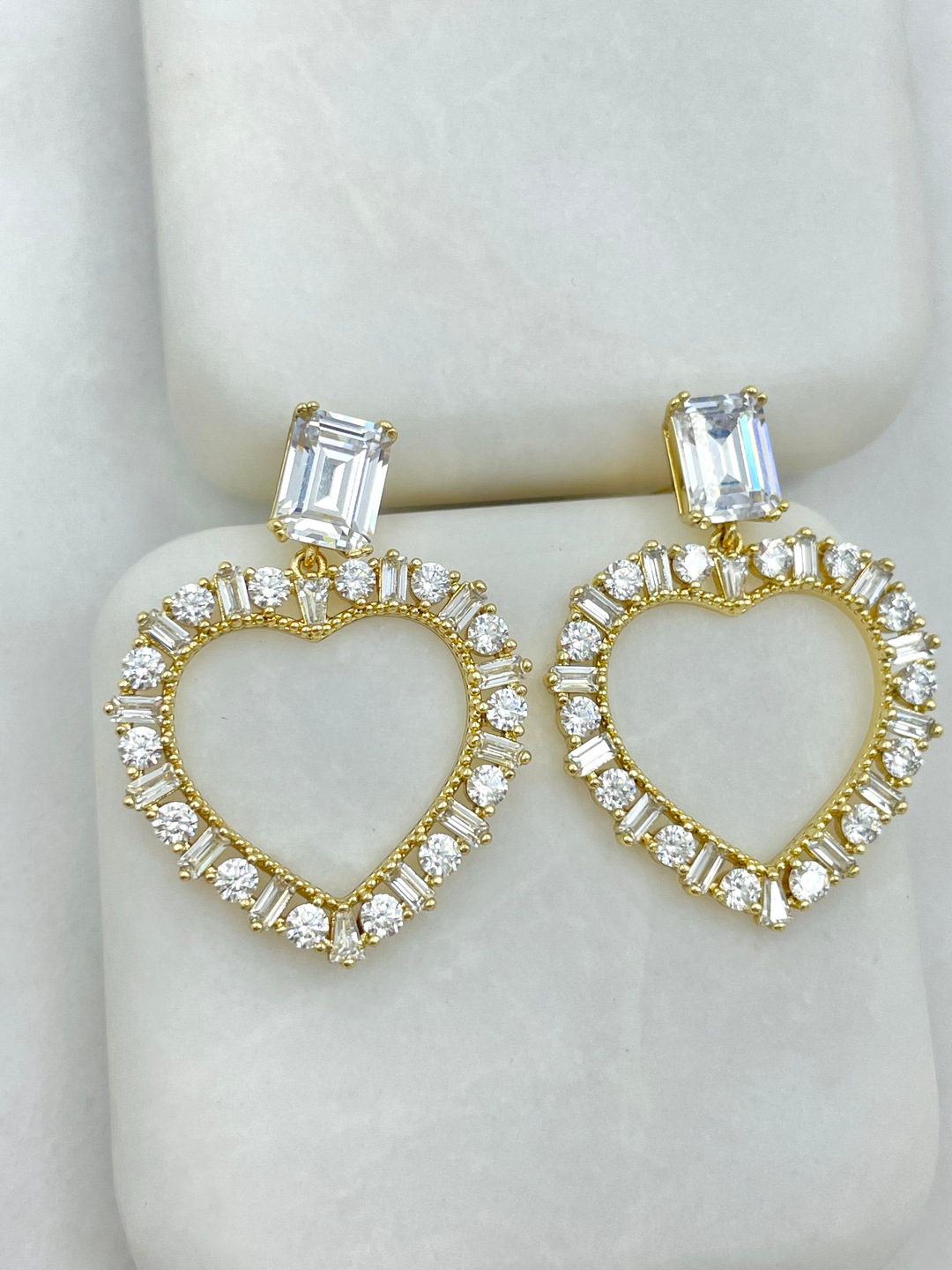 Özel Seri Kristal Taşlı İçi Boş Kalp Küpe Gold